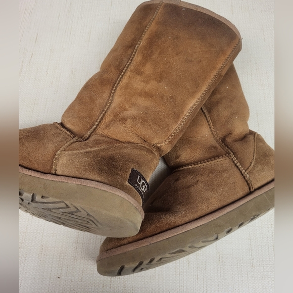 UGG Brown Chestnut Suede Classic Boots Sz 7 - Picture 6 of 7